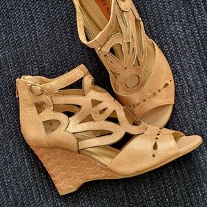 Miz Mooz Tan Cut-Out Wedges